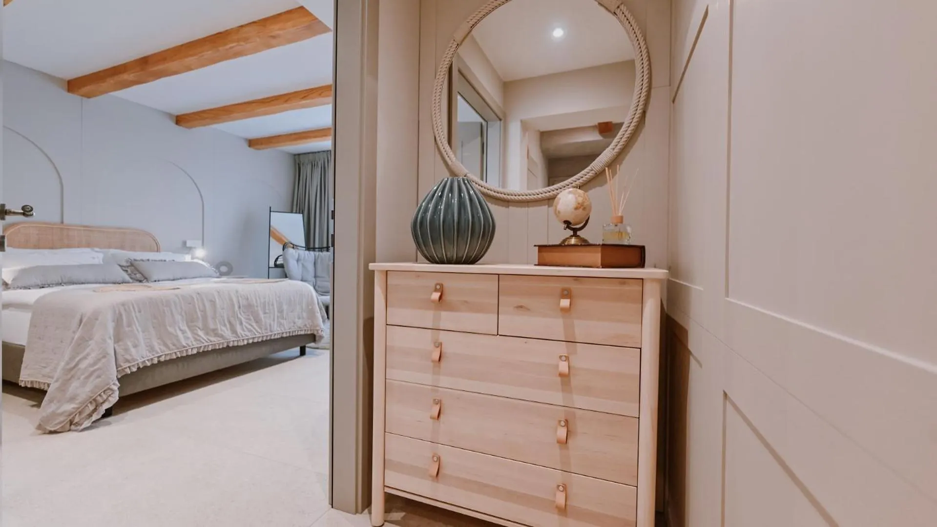 Apartment Malin Quattro With Private Jacuzzi Vantacici